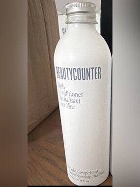 Beautycounter Bright Grapefruit Daily Conditioner — White & Silver